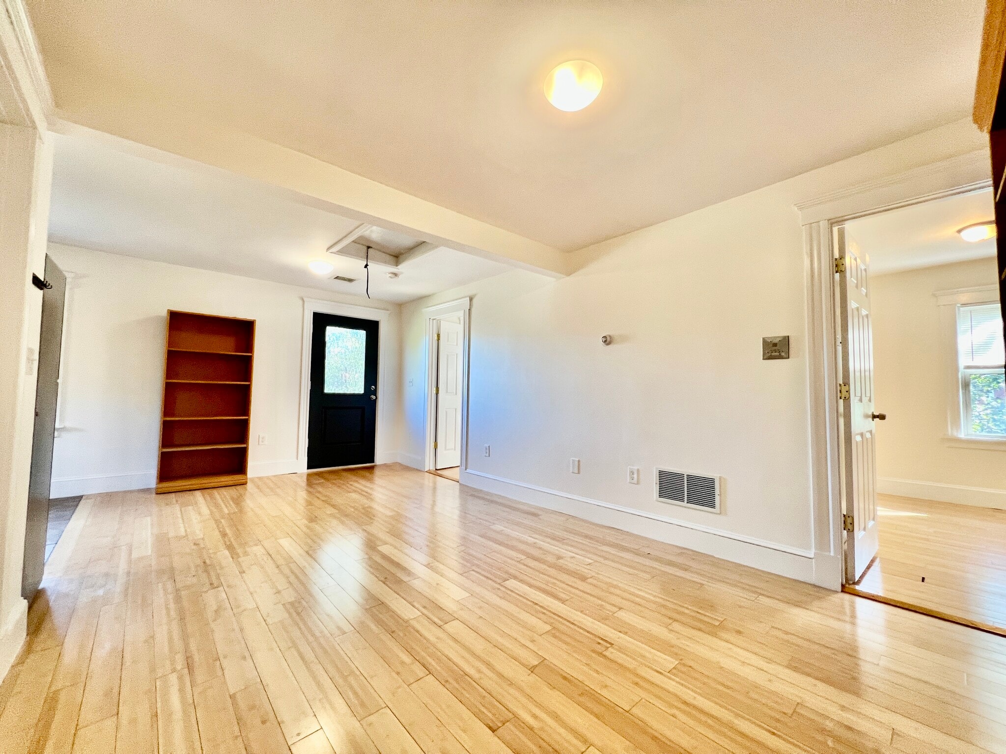 Building Photo - 13 Centre St