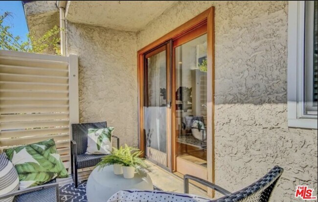 Building Photo - 2016 Euclid St