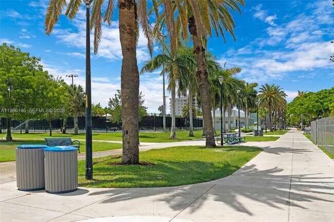 Building Photo - 1117 Meridian Ave