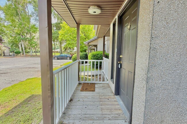 Building Photo - AVAILABLE END OF AUGUST 2026! (No pets preferred)