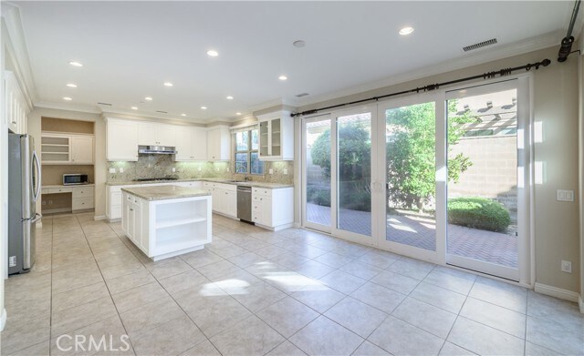 Building Photo - 70 Nassau