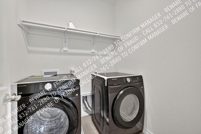 Building Photo - 395 Boroughbridge Dr