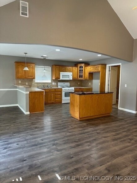 Building Photo - 2206 West 120th Ct S