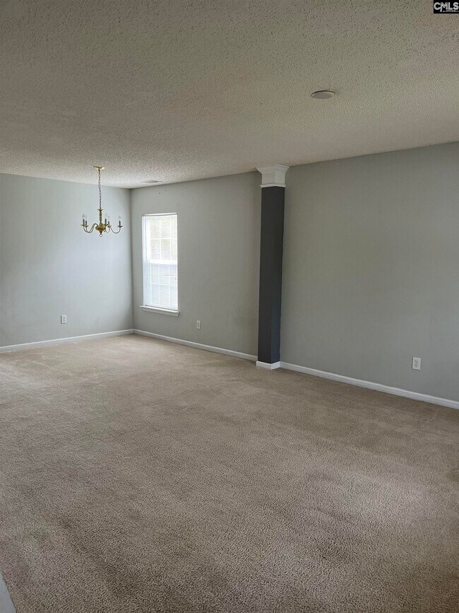 Building Photo - 361 Summer Bend Rd