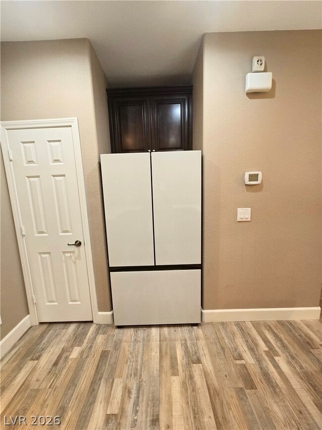 Building Photo - 9313 Night Mesa St