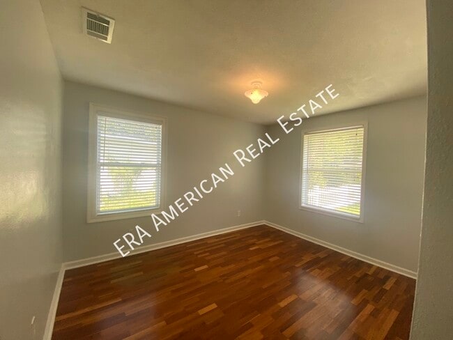 Building Photo - 9 Okahatchee Cir SE