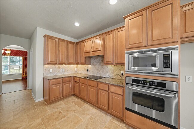Building Photo - 17422 Memorial Blossom Dr