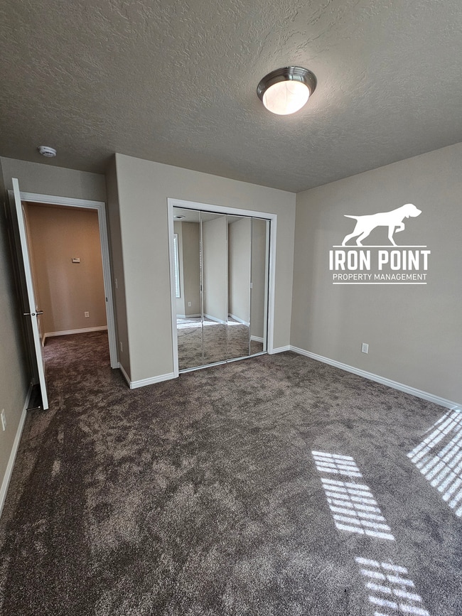 Building Photo - 2127 S Alaska Way