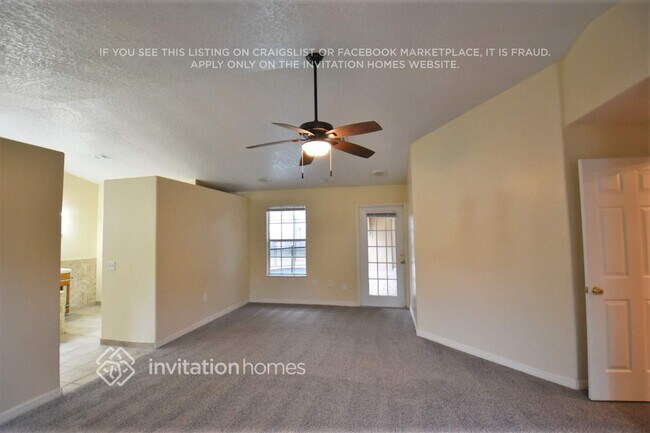 Building Photo - 15803 Oak Glen Way
