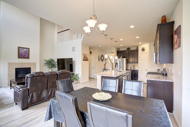 Building Photo - Bright, Spacious & Full of Charm Inside an...