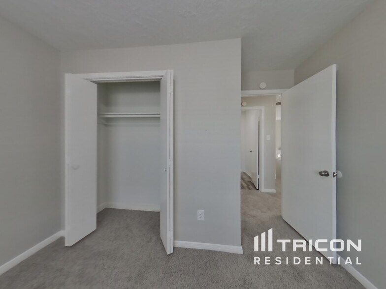 Building Photo - 7114 River Garden Dr