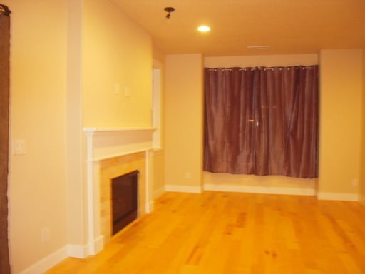 Building Photo - Beautiful 4 Bedroom Home Great Location  - available NOW !!!!