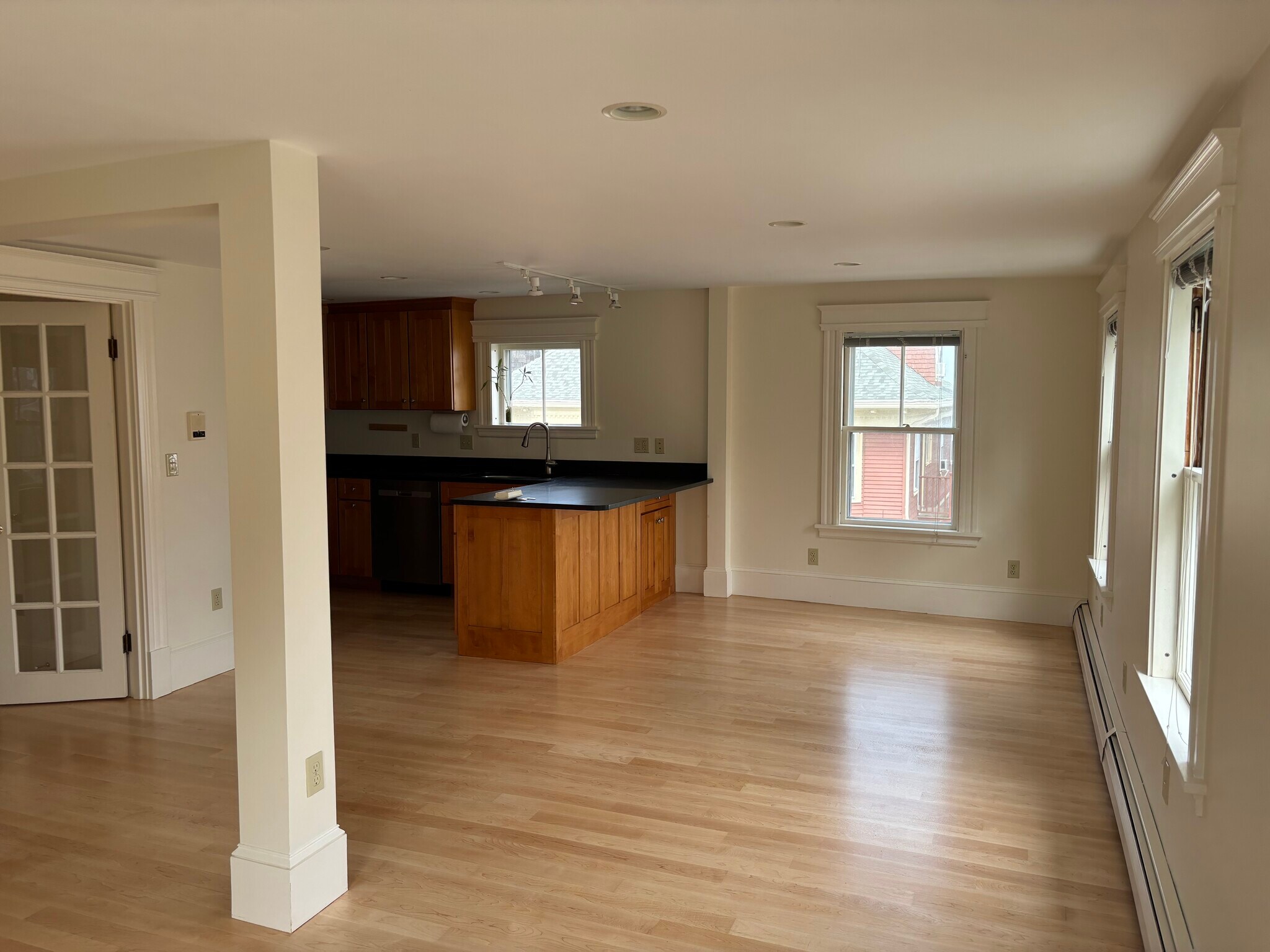 Building Photo - 20 Jewett St
