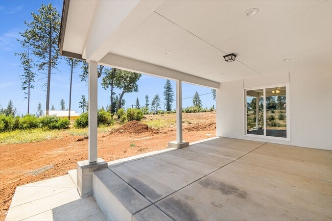 Building Photo - Paradise- 2 bed 2 bath +Bonus room, No Pets, Garage, fenced yard, RV parking