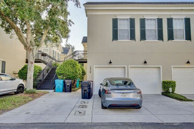 Building Photo - Charming 1/1 Spacious Condo Located in the Desirable Baldwin Park - Orlando!
