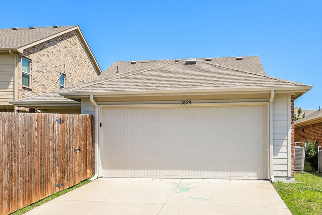 Building Photo - 1629 Applegate Way