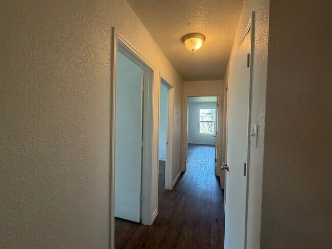 Building Photo - 403 Olaf Dr