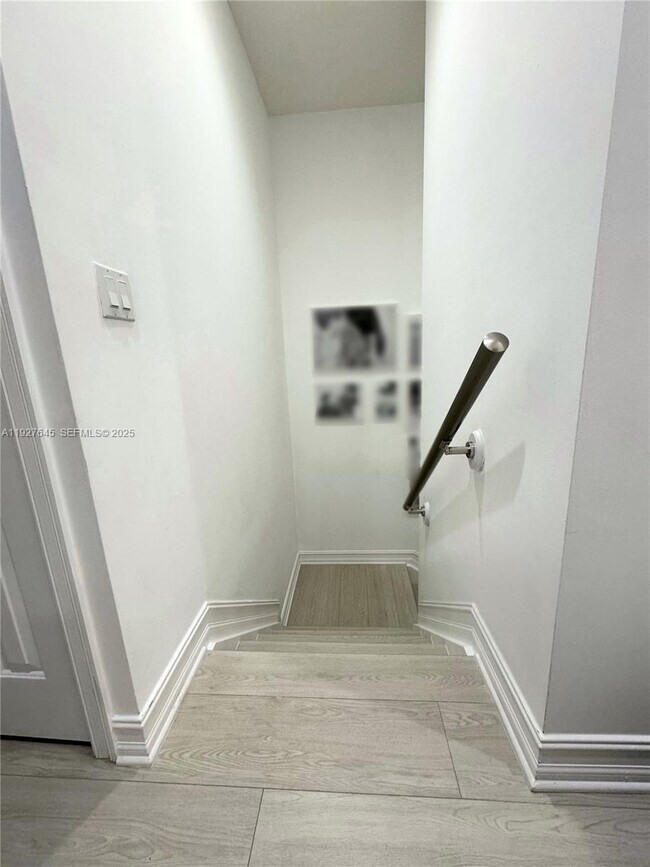 Building Photo - 13017 Riverwalk Cir S