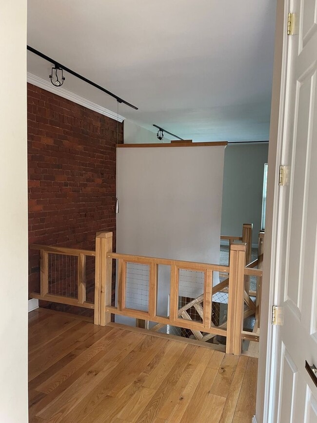 Building Photo - 1204 Indianola Ave