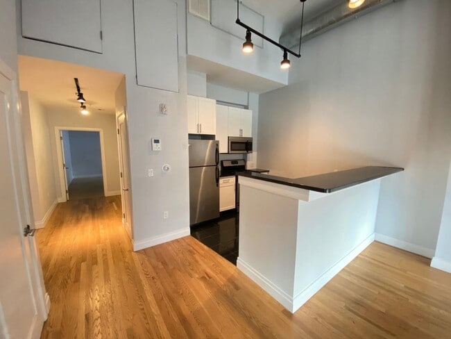 Building Photo - 338 Grove St
