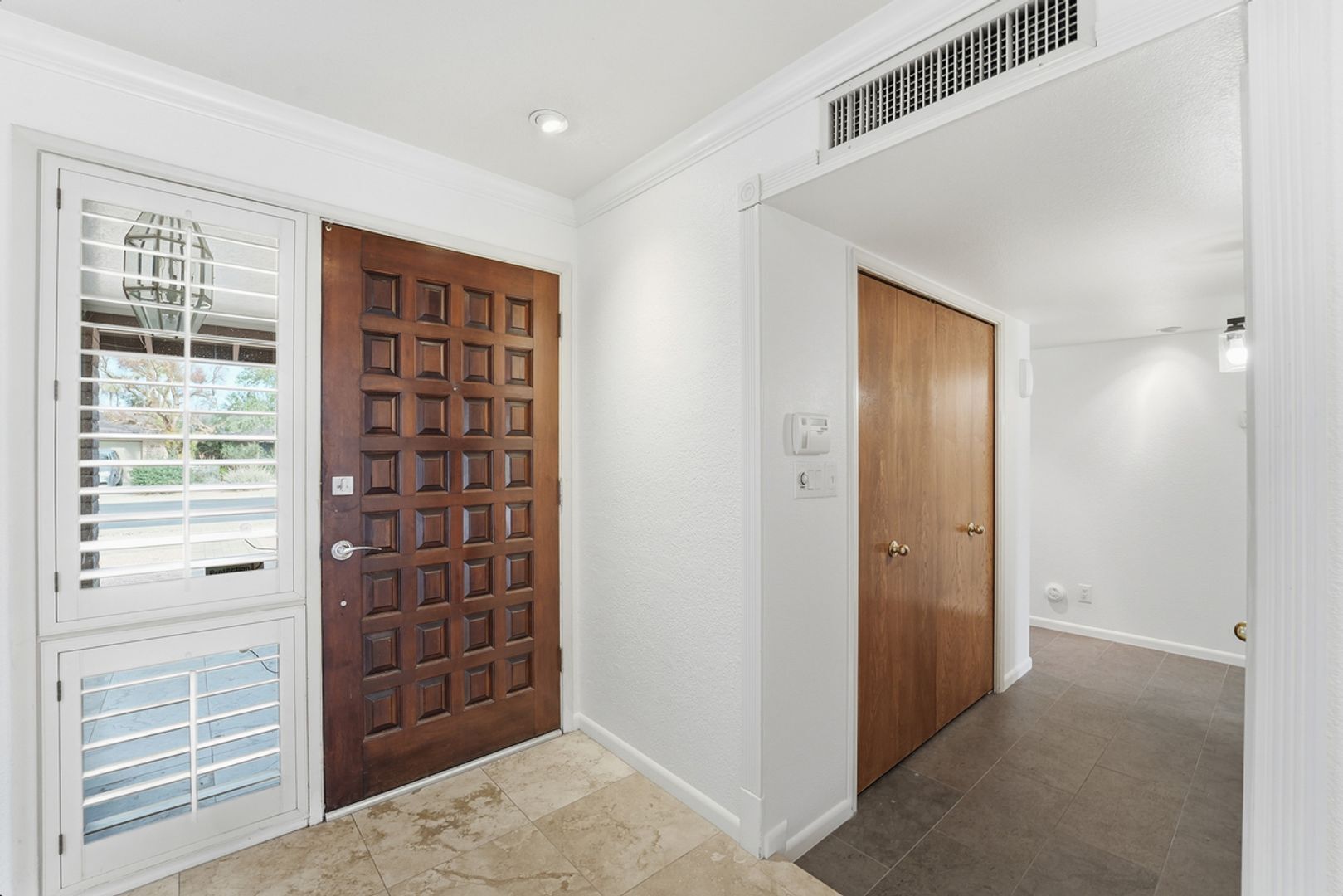 Building Photo - 2051 E Hermosa Dr