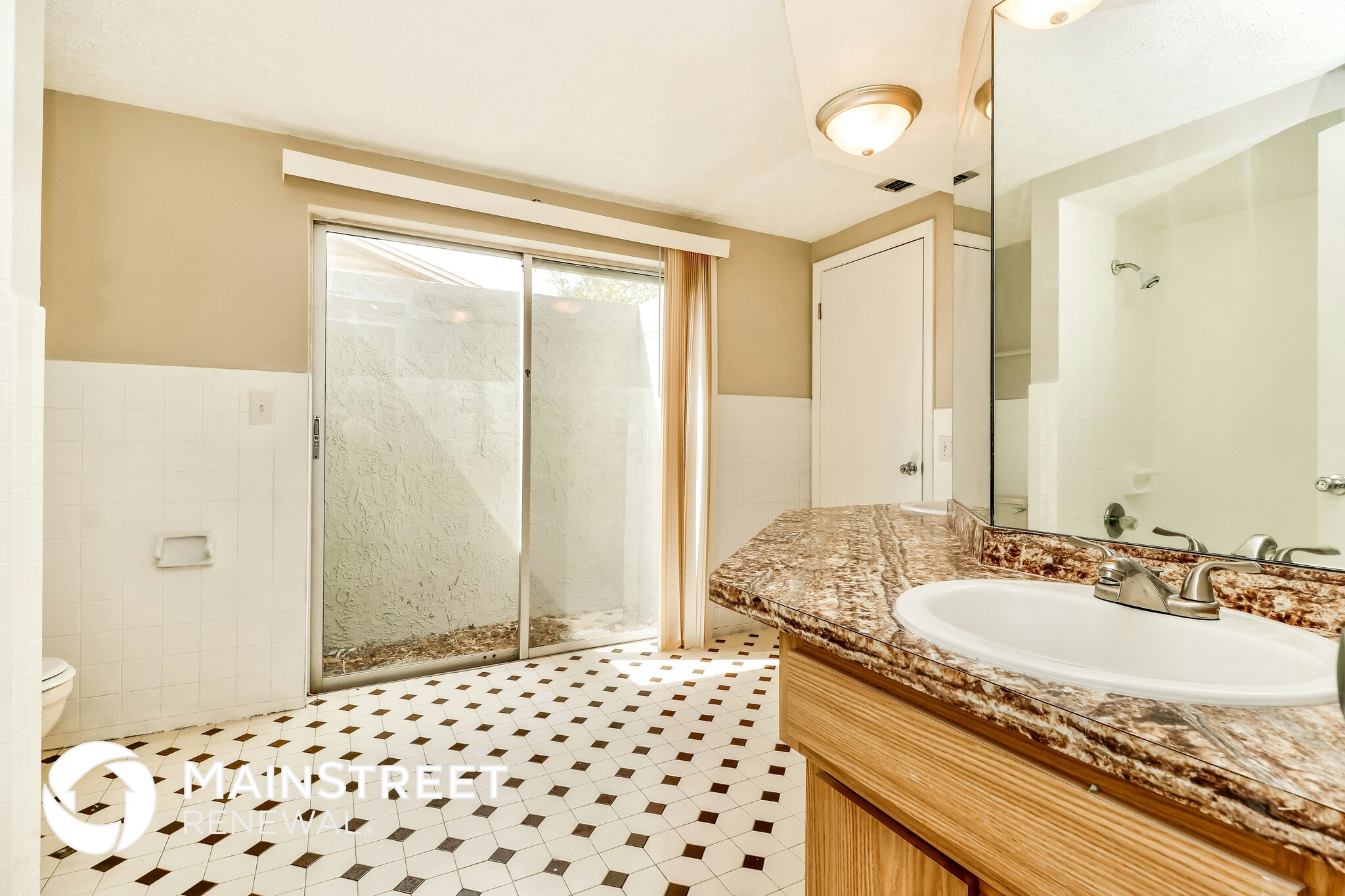 Building Photo - 2105 Sugarbush Dr