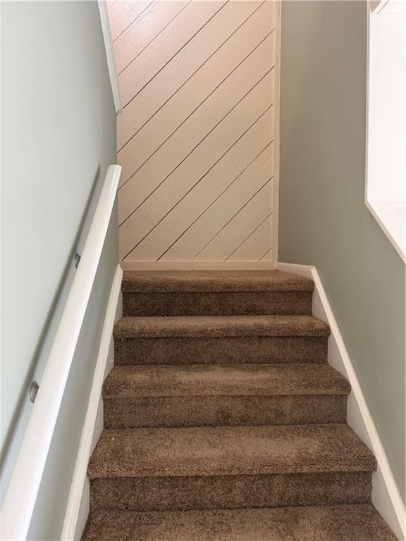 Building Photo - 2638 Briarwood Dr SE