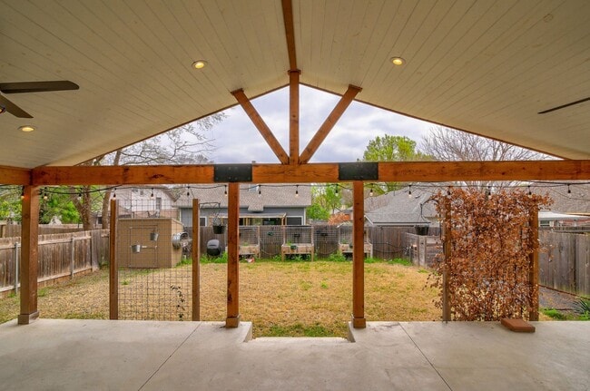 Building Photo - Remarkable in Round Rock!