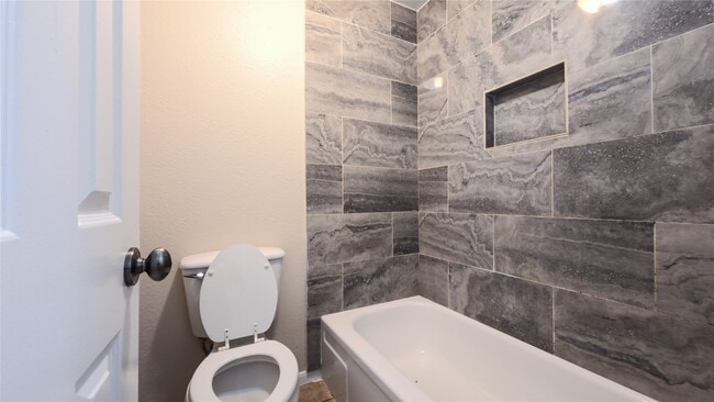 Building Photo - 2027 Whispering Springs Dr