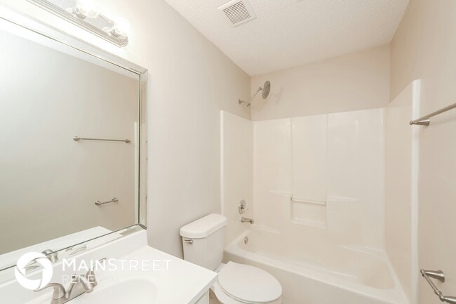 Building Photo - 2791 Heatherglen Cove W