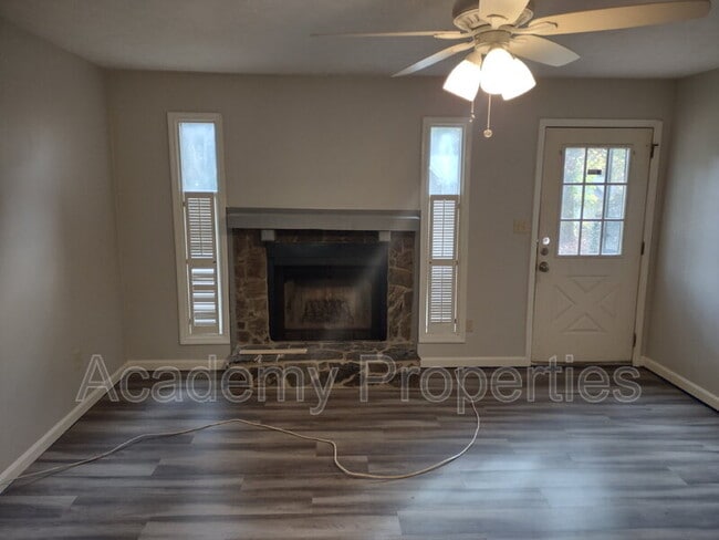 Building Photo - 106 Richard Way