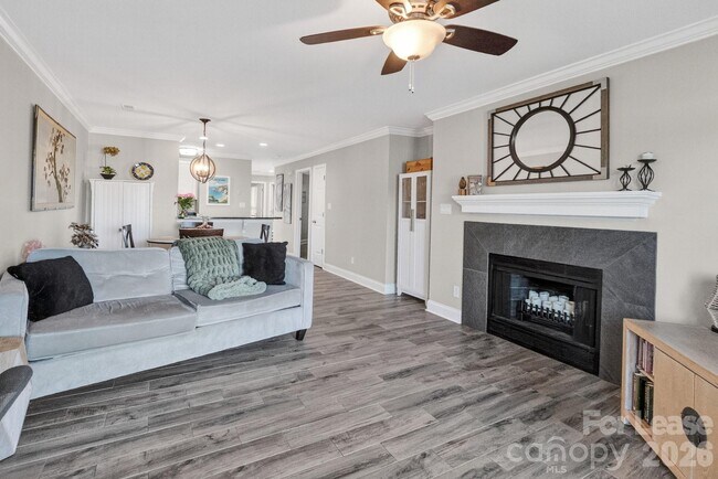 Building Photo - 18695 Vineyard Point Ln