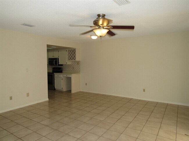 Building Photo - 3501 Parkwood Ave
