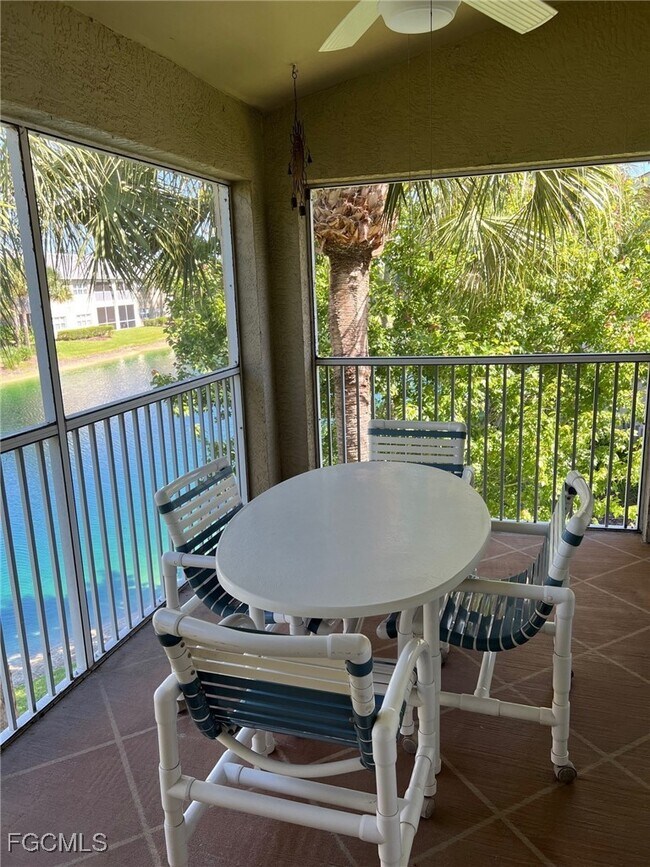 Building Photo - 12061 Summergate Cir