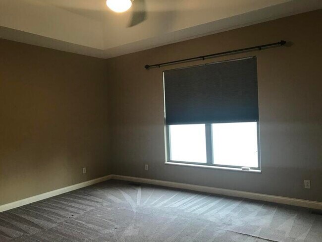 Building Photo - 8425 Treybrooke Pl