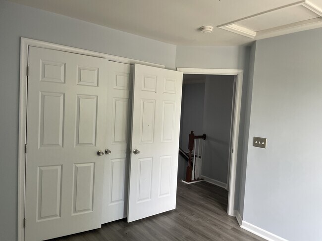 Building Photo - 2068 Lockwood Dr