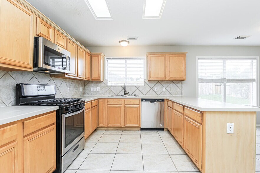 Building Photo - 6718 Rockwall Trail Dr