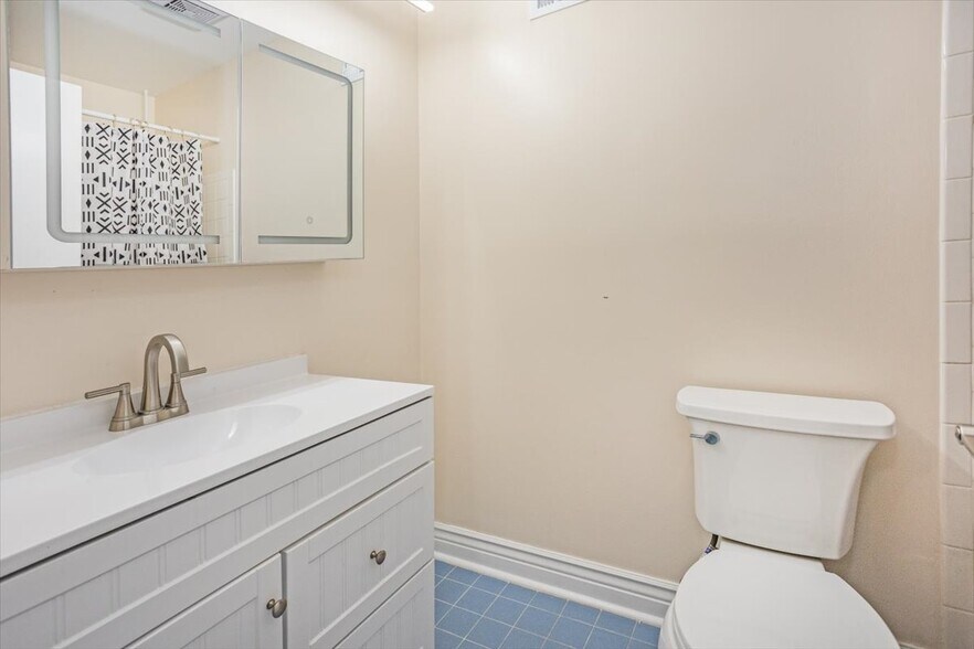 Building Photo - 56 Woods Edge Dr
