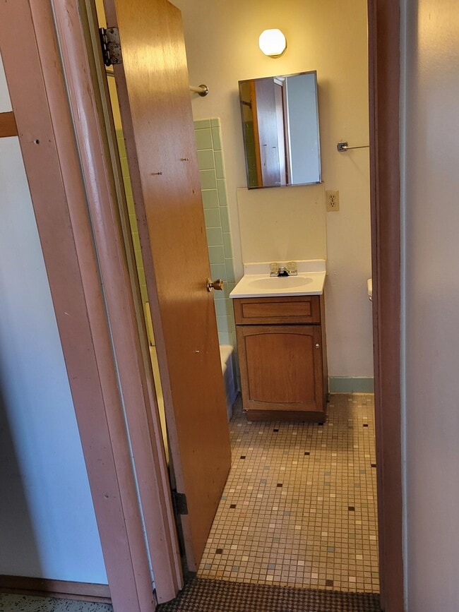 Building Photo - 6535 Beloit Rd