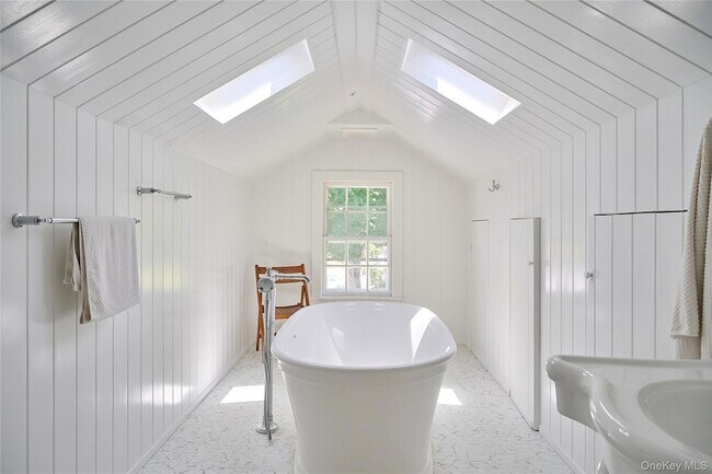 Building Photo - 41 Seelbach Ln