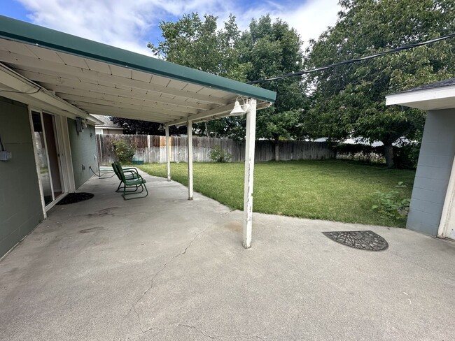 Building Photo - Well-Maintained 3-Bed, 1.5-Bath Home for Lease – 1,056 sq ft