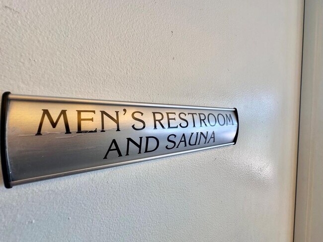 Building Photo - 3111 N Ocean Dr