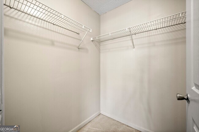 Building Photo - 9202 Fairington Ridge Cir