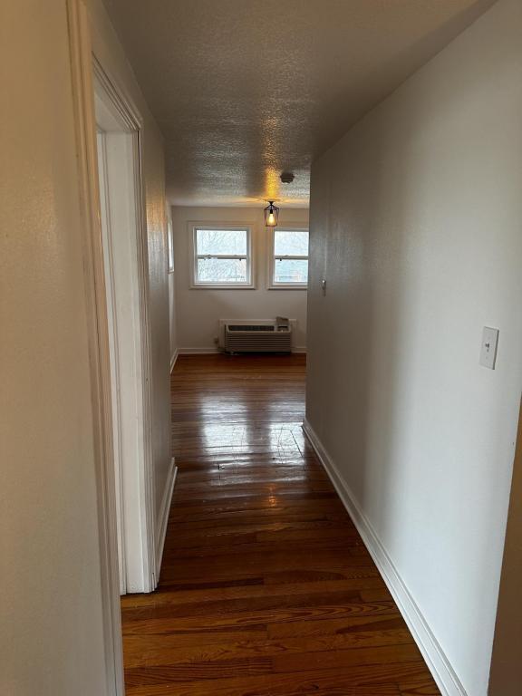 Building Photo - 304 N Roney St