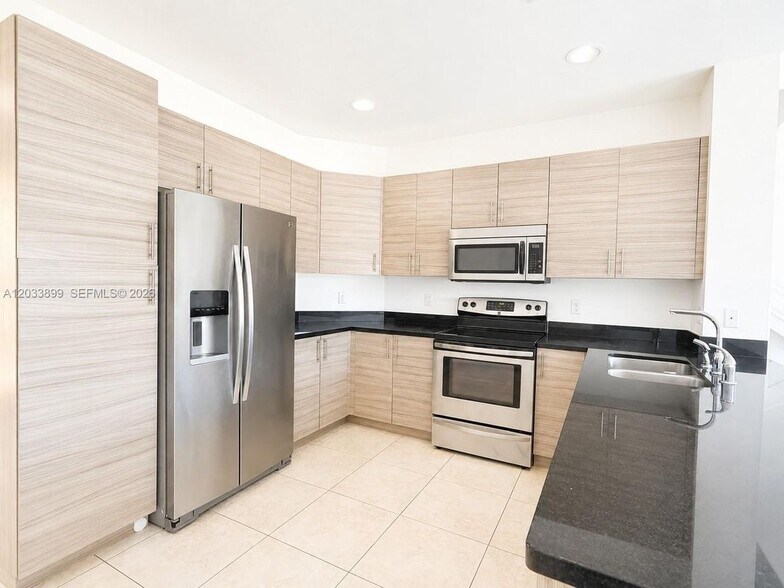 Building Photo - 2765 SW 81st Terrace