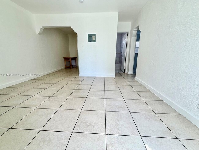Primary Photo - 715 SW 10th St