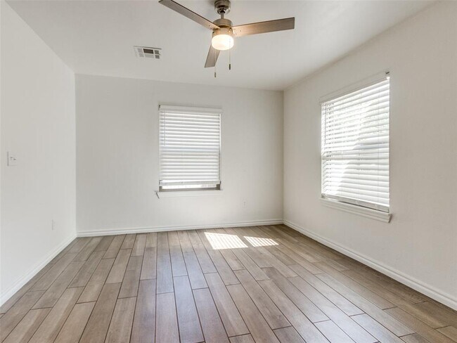 Building Photo - 4101 N Hammond Ave
