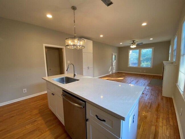 Building Photo - 6523 Avenue C