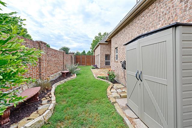 Building Photo - 9378 Park Garden Dr