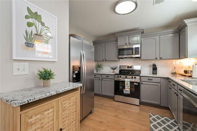 Building Photo - 226 Fox Creek Blvd